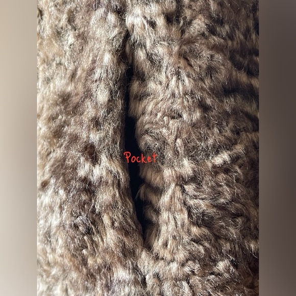 Gap Kids Girls Animal Print Faux Fur Full Zip Vest with Pockets, XL - Picture 5 of 11